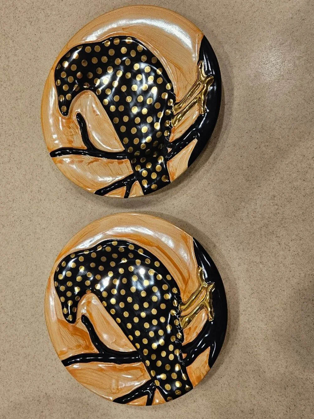 2 LE MACKENZIE CHILDS CROW HALLOWEEN FALL CERAMIC SALAD DESSERT ACCENT PLATE